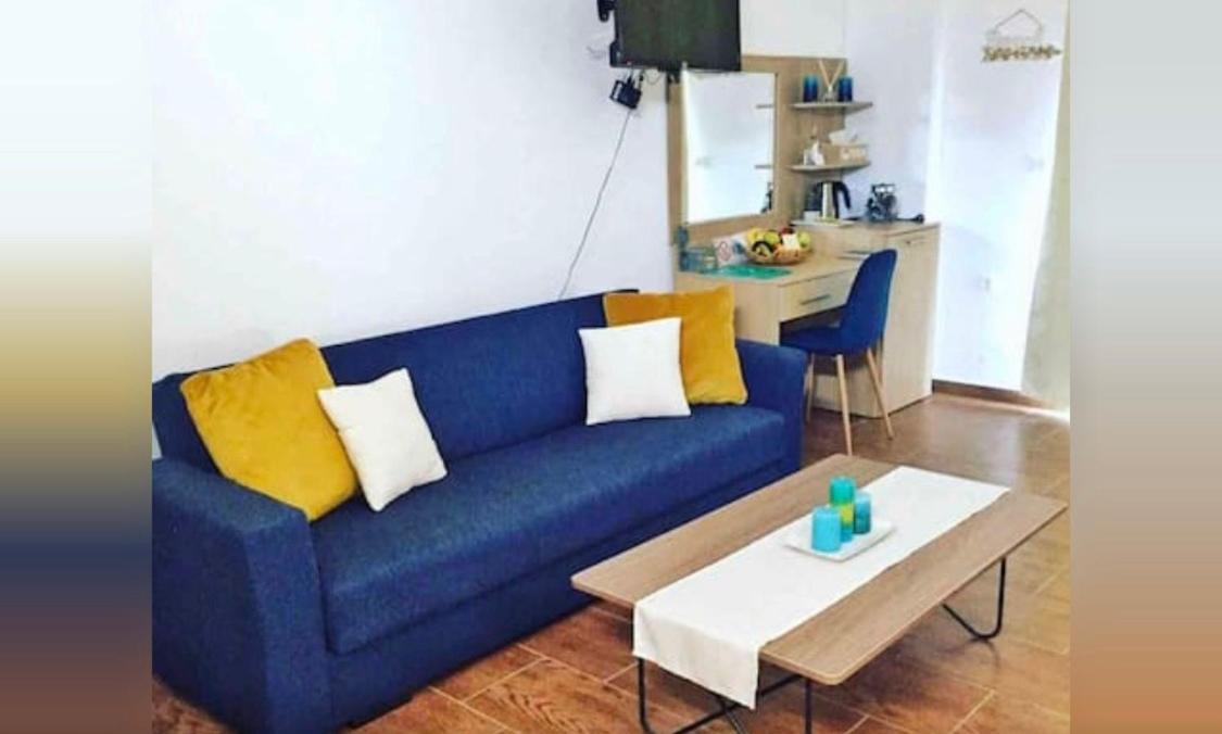 Grande Blue Suites With Private Bay 아크앤젤로스 외부 사진