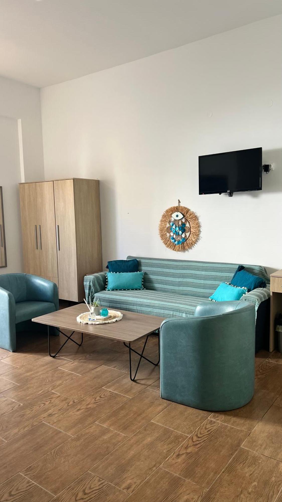 Grande Blue Suites With Private Bay 아크앤젤로스 외부 사진